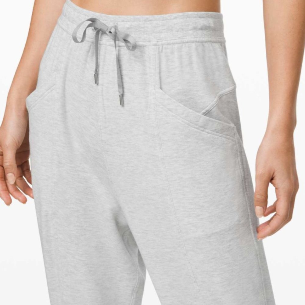 lululemom  Jogger *soft touch